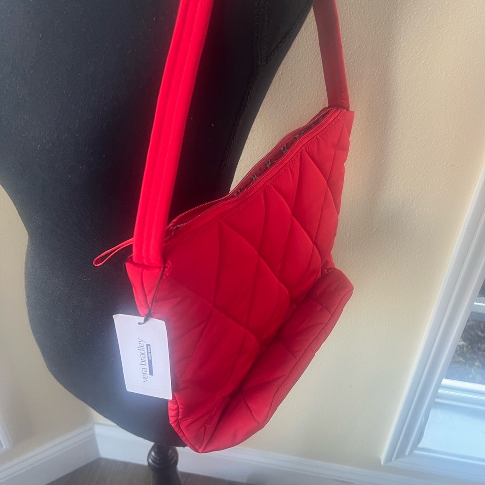 NWT Vera Bradley Goji Berry Red  Quilted slouchy bucket shoulder bag. - Picture 5 of 8
